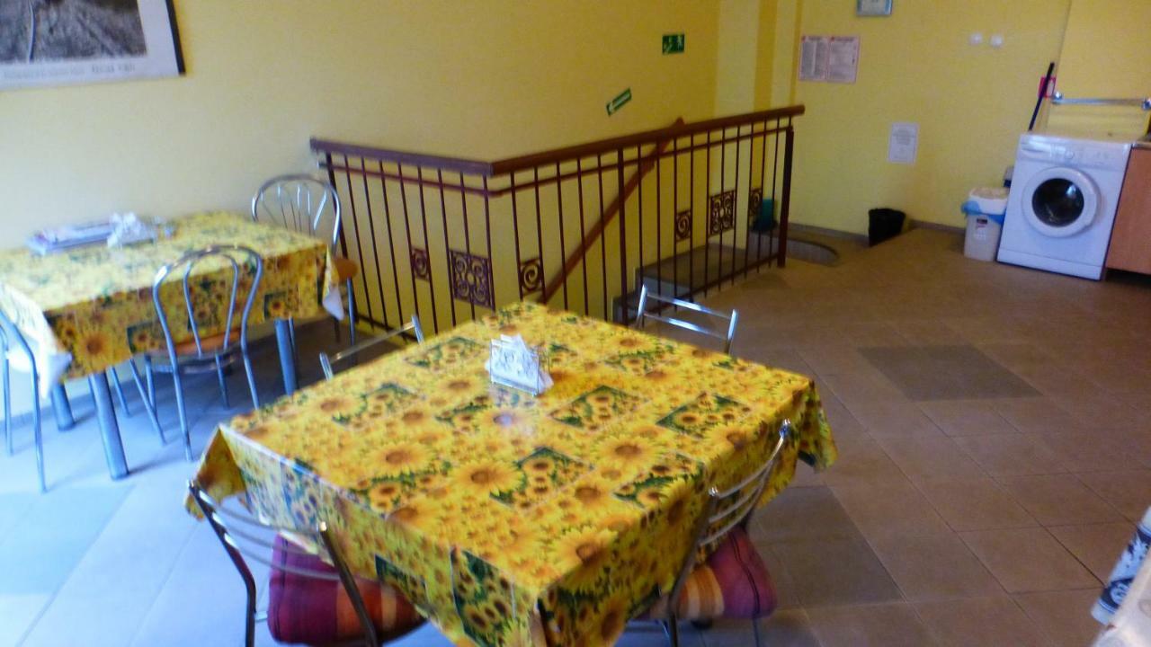 Iwona Hostel - Budget Rooms With Private Bathrooms Сопот Экстерьер фото